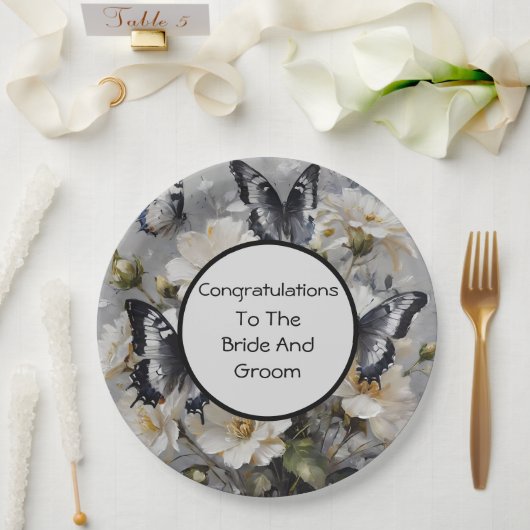 白い花の上に黒と白の蝶 ペーパープレート (ウェディング)