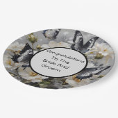 白い花の上に黒と白の蝶 ペーパープレート (アングル)