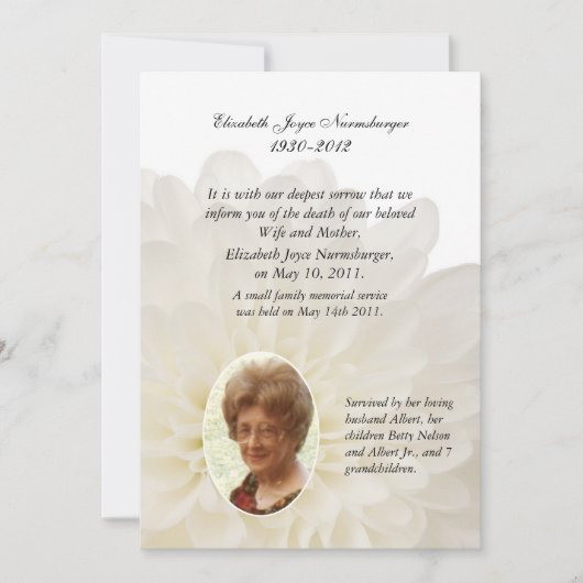 白い花の写真の死の発表カード 案内状 (正面)