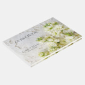 白い花の古いレース結婚。 ゲストブック (コーナー)