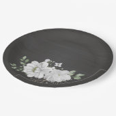 白い花の緑の葉黒色 ペーパープレート (アングル)