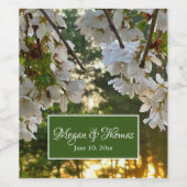 白い花の芽が松の木の間に咲く ワインラベル (シングルラベル)