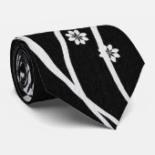 白い花の黒く膚触りがよいメンズの首のタイ ネクタイ (ロール)