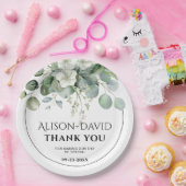 白い花を持つユーカリタイポグラフィ結婚の ペーパープレート (パーティー)