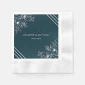 白い花手描き 縁ありカクテルナプキン (正面)