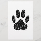 白い花模様の黒犬の前足 便箋 (正面)