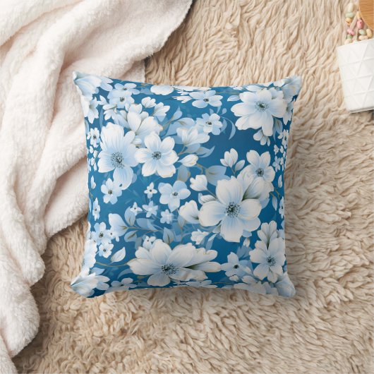 白い花模様、青い背景 クッション (ブランケット)