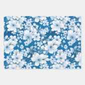 白い花模様、青い背景 ラッピングペーパーシート (正面2)