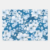 白い花模様、青い背景 ラッピングペーパーシート (正面)