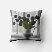 白い花瓶に黒いチューリップ クッション (裏面)