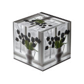 白い花瓶に黒いチューリップ フォトキューブ (裏面アングル)