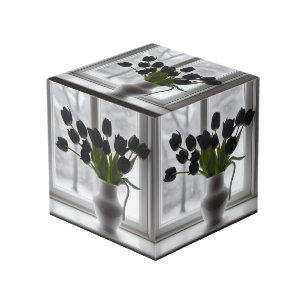 白い花瓶に黒いチューリップ フォトキューブ