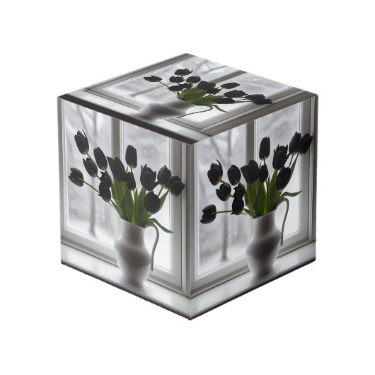 白い花瓶に黒いチューリップ フォトキューブ (正面アングル)