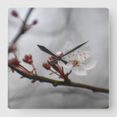 白い花 スクエア壁時計 (正面)