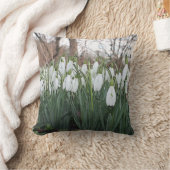 白い花、春のsnowdrops クッション (ブランケット)