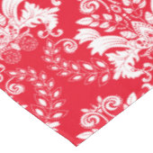 白い華美フローラが赤い背景 テーブルクロス (アングル)