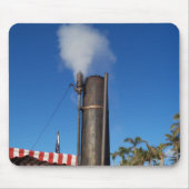 白い蒸気のプルームと古い蒸気のホイッスル マウスパッド (正面)