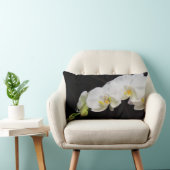 白い蘭のスプレー ランバークッション (椅子)