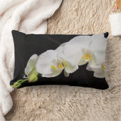 白い蘭のスプレー ランバークッション (ブランケット)