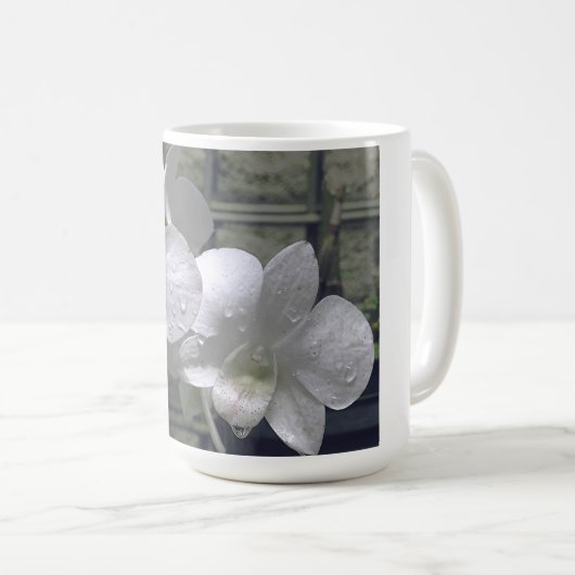 「白い蘭の雨粒」 コーヒーマグカップ (正面右)