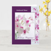 白い蘭を持つお母さんのためのロシアのなバースデー・カード カード (黄色い花)