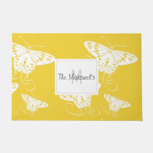白い蝶の明るい黄色の背景 ドアマット (正面)