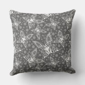 白い蝶を灰色の水玉模様に結ぶ クッション (裏面)