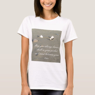 白い貝殻のTシャツ Tシャツ