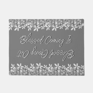 白い賛美花が出て賛美いる ドアマット