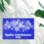 白い輝き「一緒に最高のなる場所」 | フェイクキャンバスプリント<br><div class="desc">White Glow on Blue 「Together is the 最高の Place to Be」は、ユニティと調和のメッセージと共にフェイク、このキャンバスのプリントを飾る。穏やかな青を背景に、輝く白い輝きが一体感と暖かさを醸し出す。このプリントはあなたの宇宙に優雅なtouchを追加するだけでなく、共有された瞬間やつながりで見つけられる美しいの穏やかな思い出としても役立つ。</div>