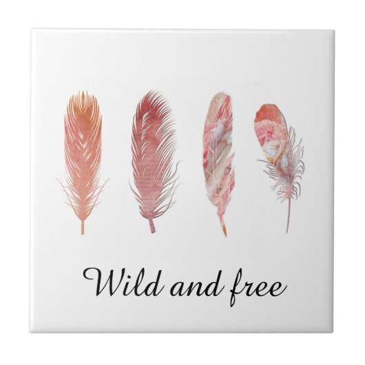 白い野生と自由の上にピンクとサンゴの羽 タイル (正面)