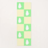 白い雛モチーフのイースターチェッカーボードパターン ヨガマット (正面)