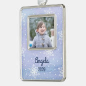 白い雪のドット名年の休日の写真 シルバープレートフレームオーナメント (左)