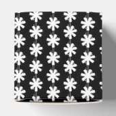 白い雪の結晶パターン黒いギフト フェイバーボックス (上部)
