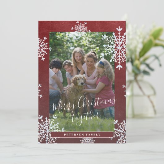 白い雪2枚の写真ファミリークリスマスレッド シーズンカード (スタンド正面)