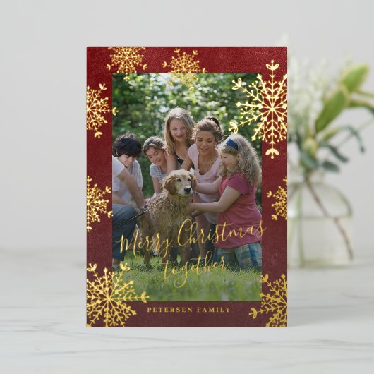 白い雪2枚の写真ファミリークリスマスレッド 箔シーズンカード (立ち正面)