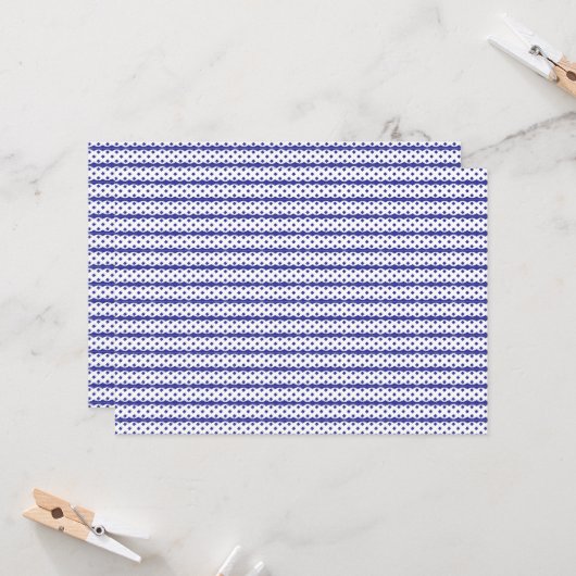 白い雲が散らばった鮮やかな青い空。 招待状 (正面/裏面インサイチュ)