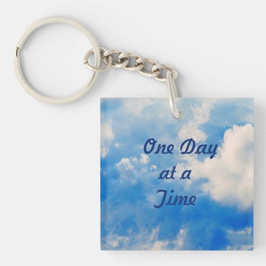 白い雲が浮かぶ空のキーチェーン キーホルダー (正面)