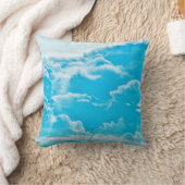 白い雲と明るい青い空の背景，パノラ クッション (ブランケット)