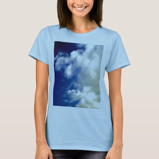 白い雲と空 Tシャツ (正面)