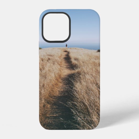 白い雲の下の茶色の草 iPhoneケース (裏面)