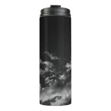 白い雲、黒い空