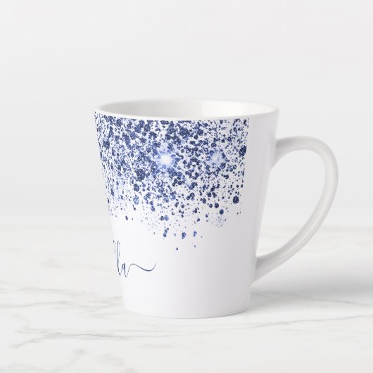 白い青のグリッターのダストネームスクリプト カフェラテマグ (右)