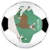 白い顔の女性茶色の鹿の松の木の雪グリーン サッカーボール (回転)