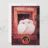 白い鳩が赤い窓辺でウェディングの宝石を飾るモノグラム 招待状 (正面)