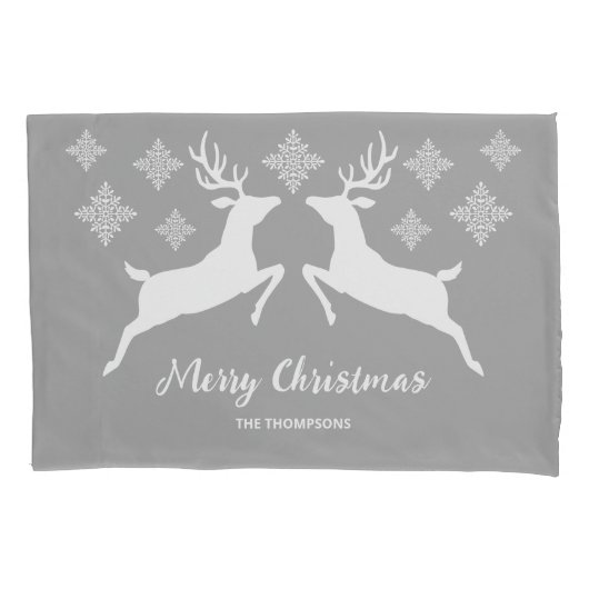 白い鹿の形が灰色に雪と文字 枕カバー (正面左)