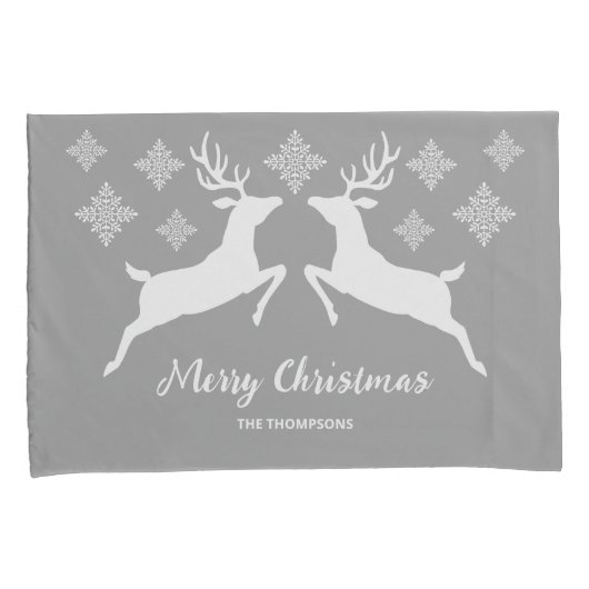 白い鹿の形が灰色に雪と文字 枕カバー (正面右)