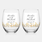 白い黄色の牧草地の野結婚花 ステムなしワイングラス (正面)