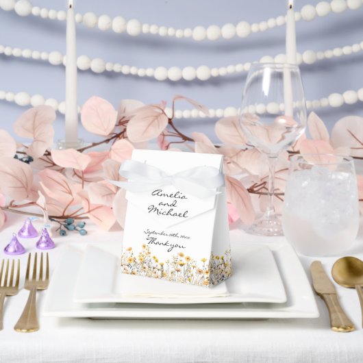 白い黄色の牧草地の野結婚花 フェイバーボックス (ウェディング)