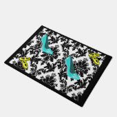 白い黒い青い靴をドールマットにする ドアマット (アングル)